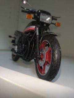 アオシマバイクシリーズKawasaki .Z400GPカスタムクリアケース付き♪ アオシマバイクシリーズプラモデル完成品カワサキZ400GPカスタム