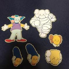 kaws ステッカー