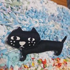 黒いネコ　1個　ブローチ　ハンドメイド