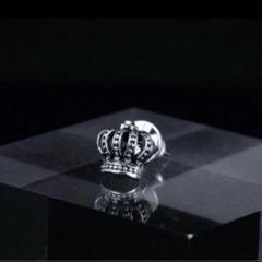 ジャスティンデイビス　安全ピンピアス　クラウン ジャスティンデイビス 安全ピンピアス クラウン - メルカリ