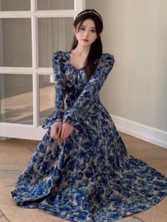 春の女子会やデートにぴったり！鮮やかなブルーの花柄シフォンワンピース【ロング丈】