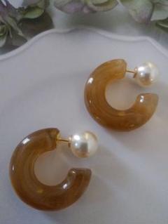 No.40ライトブラウンパールキャッチピアス