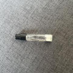 PAR4 パルルモアドゥパルファム　トータリーホワイトEDP100ml PAR4 パルルモアドゥパルファム トータリーホワイトEDP100ml