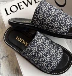 ゆみ【新品】LOEWE アナグラム フラットトングサンダル LOEWE ロエベ サンダル PETAL ANAGRAM SLIDE ペタル アナグラム