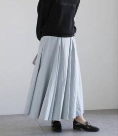 【極美品】Te chichi タフタロングフレアスカート 完売品のサムネイル