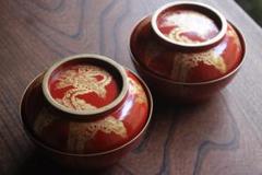 漆器 輪島塗　天然木製 金蒔絵　松と鶴の模様　縁起柄　煮物椀　吸い物椀　蓋付5客 漆器 輪島塗 沈金松鶴 金蒔絵 木製 蓋付椀 お煮物椀 吸物椀 5客