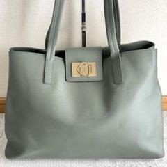 ✨現行品美品✨【フルラ】トートバッグ グリーン アーチロゴ A4収納可能