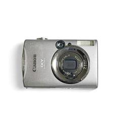 Canon Power Shot IXY 900 IS PC1209 7.1MP 3.8x Digital Camera