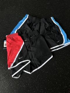 新品【2枚セット】NIKEランニングショートパンツ　M 黒✖️赤　黒✖︎ブルー