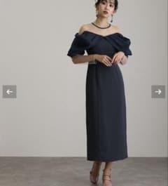 美品atlo オフショルギャザーワンピースMサイズ