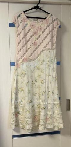 さえら　AKIAKANE レース装飾付きベージュ エプロン さえら AKIAKANE レース装飾付きベージュ エプロン - メルカリ