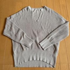 新品ベージュニット