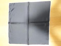 【未使用品新品】ドレイクス　シルク　ポケットチーフ　黒無地　白縁