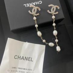 CCロゴが映える【CHANEL】パール バングル CHANEL CCロゴ スウィング ロング パール ロング - メルカリ
