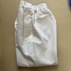 みぃella キャロットパンツ　ホワイト Sサイズ みぃ様専用ella キャロットパンツ ホワイト Sサイズ - メルカリ