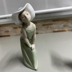 LLADRO リヤドロ 麦わら帽子をかぶった好奇心旺盛な女の子 少女 LLADRO リヤドロ 麦わら帽子をかぶった好奇心旺盛な女の子 少女