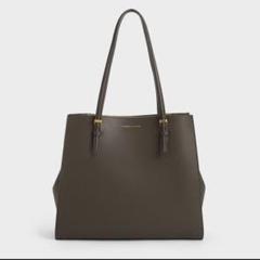 CHARLES & KEITH ビジネスバッグ グレーとオレンジ Toni トニー ノットルーシュドバッグ（ショルダーバッグ