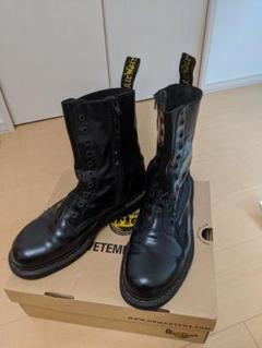 DR.MARTENS X VETEMENTS