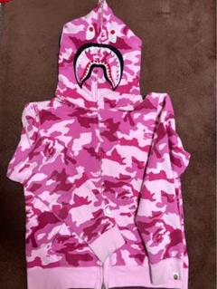 BAPE ピンク迷彩パーカー Mサイズ A BATHING APE｜ア ベイシング エイプ（レディース）のパーカー