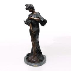 ブロンズ像 - フランチェスコ・フローラのヴィクトリアンレディー 中古美品 ブロンズ像 - フランチェスコ・フローラのヴィクトリアン