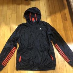 adidasウインドブレイカー