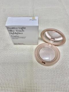 残1点【日本未発売・新品】Rare beauty Enlighten セフォラ 残1点【日本未発売・新品】Rare beauty Enlighten セフォラ