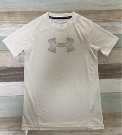 Under Armour ホワイト 速乾タイプシャツ　140(130〜140)