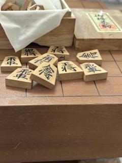 大特価！木製　将棋盤　駒のセット（磐厚み約8センチ）