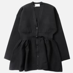 【極美品】24AW クラネ ウエストシェイプペプラムカーディガン ブラック 極美品】24AW クラネ ウエストシェイプペプラムカーディガン