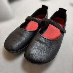 お値下げしました！ カンペール　新品！！ ストラップ付きバレエシューズ ブラック カンペール ライトニナ ストラップ付きバレエシューズ フラット
