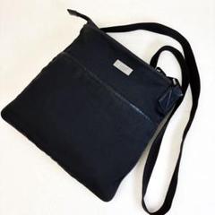 GUCCI 黒 ショルダーバック 斜め掛け サコッシュ シルバープレート ロゴ
