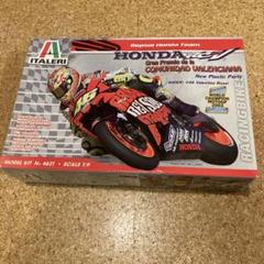 イタレリ 1/9 オートバイ プラモデル RC211V ‘03 バレンシア レプソル ホンダ RC211V`03バレンシア (プラモデル) - ホビー
