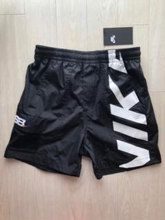 新品 未使用 ナイキSBショートパンツ 黒