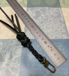 本革、手編みのキーチェーン　キーホルダー　001