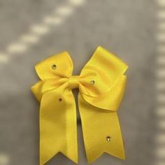 黄色のリボンヘアクリップ