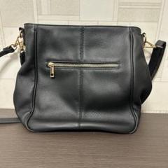 黒のレザーショルダーバッグ - メルカリ