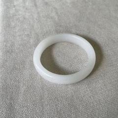ホワイト翡翠 リング型バングル