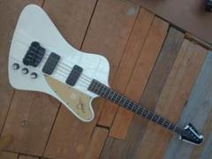 Epiphone サンダーバード Ⅳ ホワイトギブソンPU ハードケース付き Epiphone サンダーバード Ⅳ ホワイトギブソンPU ハードケース
