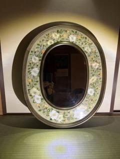 高島屋の刺繍作品展示会で20 万円で展示された丸型刺繍付き鏡 高島屋の刺繍作品展示会で20 万円で展示された丸型刺繍付き鏡