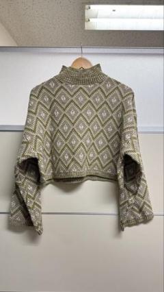 ⚠️値下げ中⚠️オリーブグリーン幾何学模様ハイネックニット