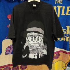 アラレちゃん　Tシャツ メンズ　白黒イラスト　殺し屋　武装　懐かしマンガ