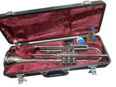 ヤマハ　YTR1310　B♭トランペット　イエローブラス　M　ハードケース 動作良好】YAMAHA トランペット YTR1310 ハードケース付
