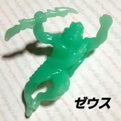 値下げ❗ フルタ チョコエッグ 最強王図鑑 選抜編2 ゼウス 蓄光のサムネイル