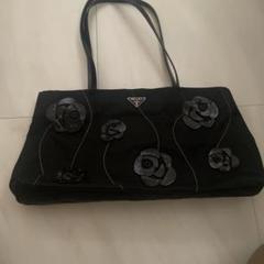 PRADA ブラック ショルダーバッグ 花装飾