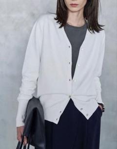 完売品✨ソージュ　Vネックニットカーディガン　ホワイト Vネックニットカーディガン - SOÉJU online store｜上質な大人の