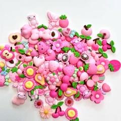 ピンクのデコレーションパーツセット　100個　まとめ売り　大量
