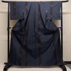 本場大島紬　縦縞　唐花模様　花模様　小紋　着物　014t