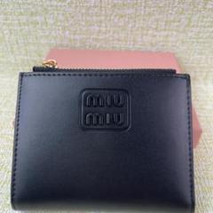 【美品✨】 ミュウミュウ 二つ折り財布 ダブルホック マテラッセ ブラック 黒 ミュウミュウ 二つ折り財布 マテラッセ ミニ財布 ブラック