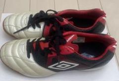 umbro サッカーシューズ ホワイト/ブラック/レッド サイズ24cm