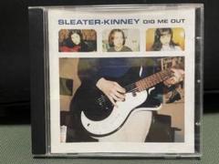 SLEATER-KINNEY - DIG ME OUTのサムネイル